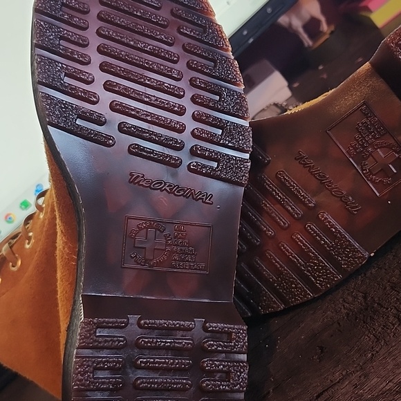 Yellow suede Doc Martens - Picture 7 of 8